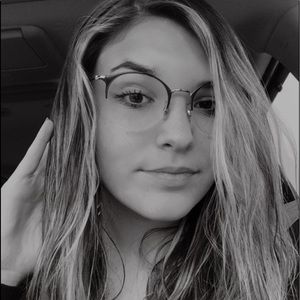 Meet your Posher, Eliza